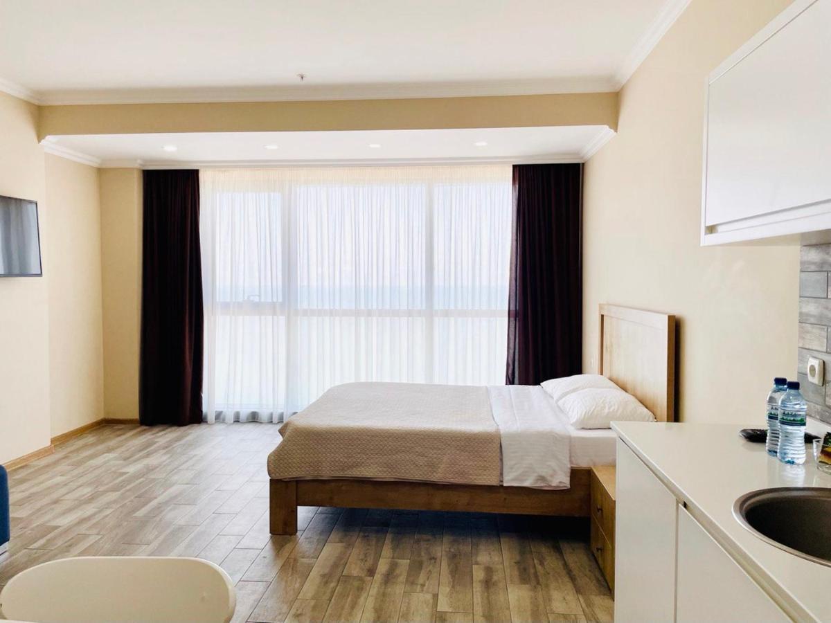 Balmaral Apart Hotel Батумі Екстер'єр фото