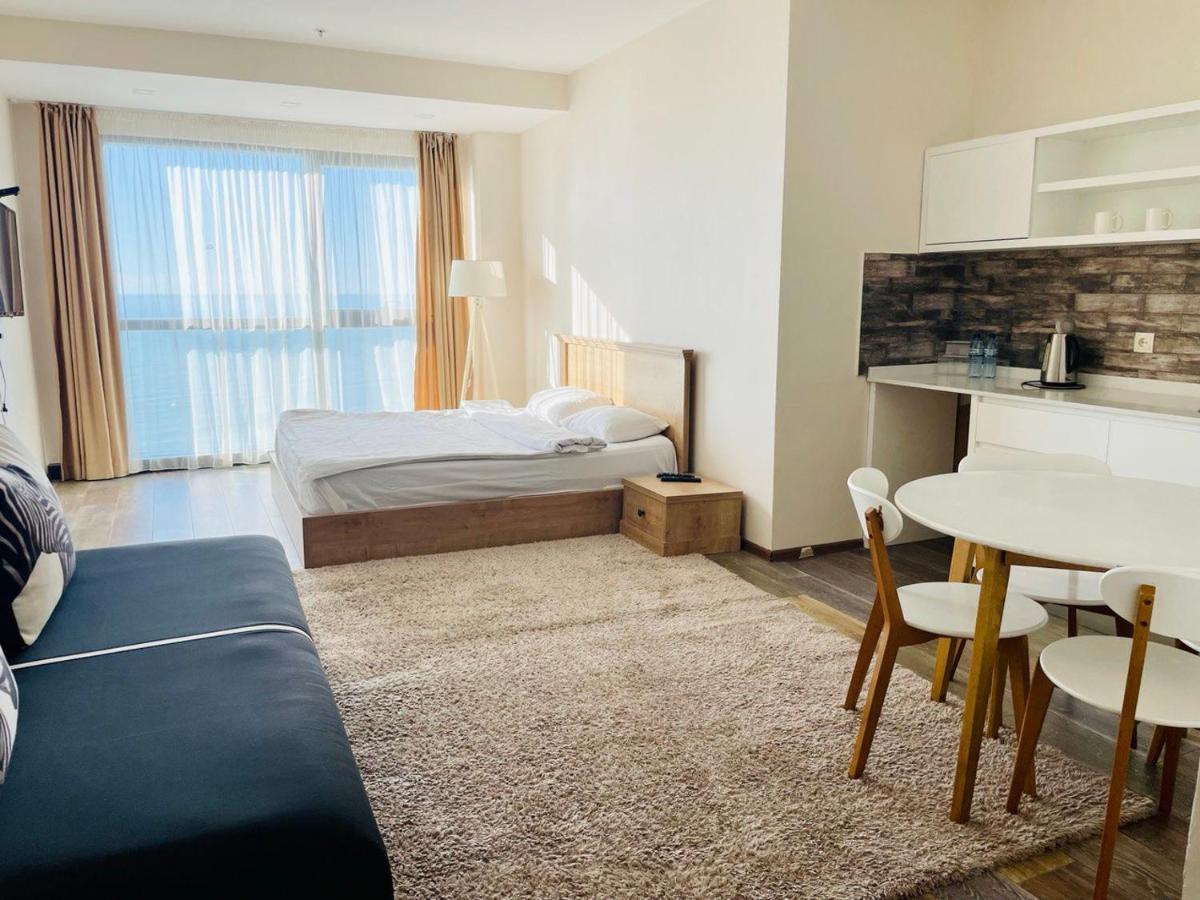 Balmaral Apart Hotel Батумі Екстер'єр фото