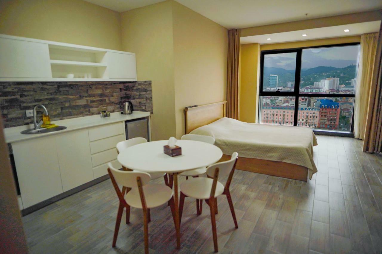 Balmaral Apart Hotel Батумі Екстер'єр фото